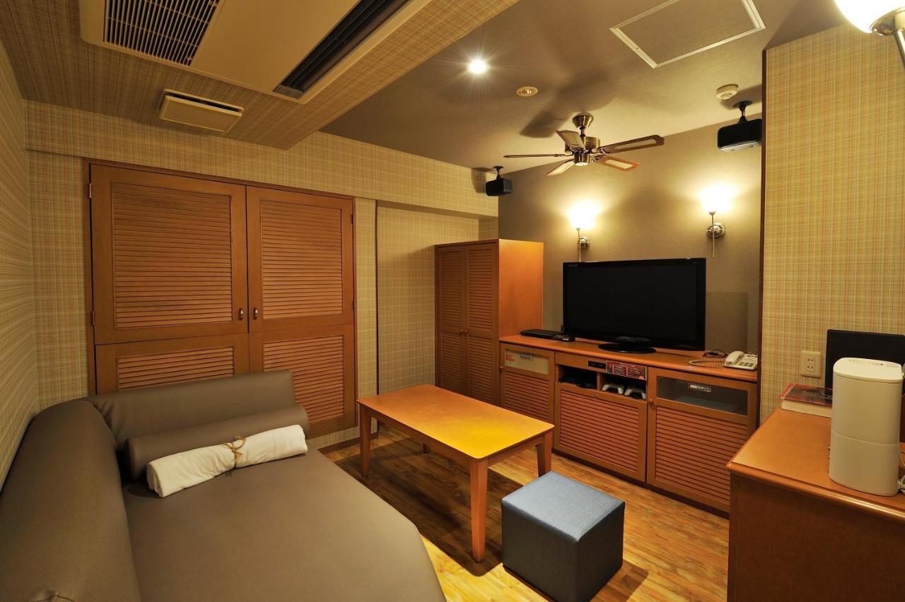 Fukuoka Chapel Coconuts Hotel Ipolani Bagian luar foto